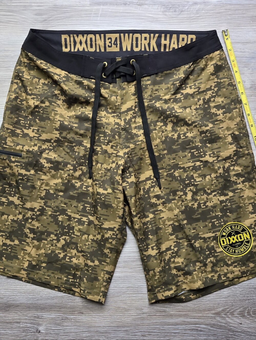 GUC Dixxon Flannel Co Board Shorts Mens size 34